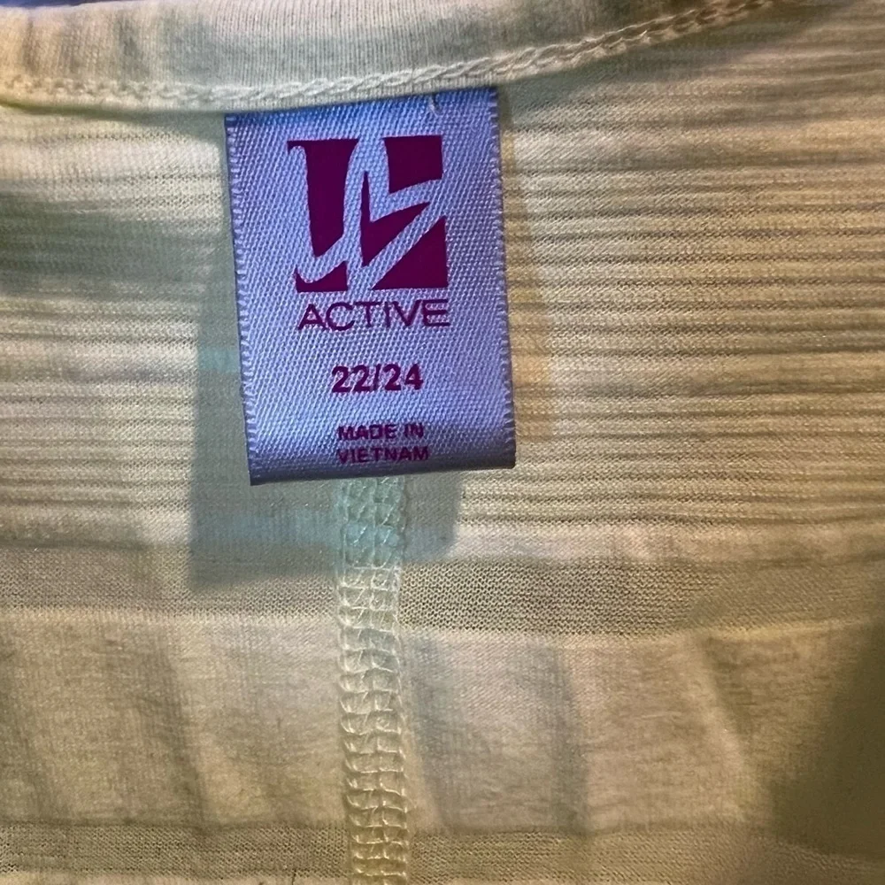 Livi Active Plus Size Active Tank Top 22/24